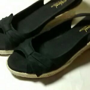 Natural Soul by Naturalizer Black Wedges